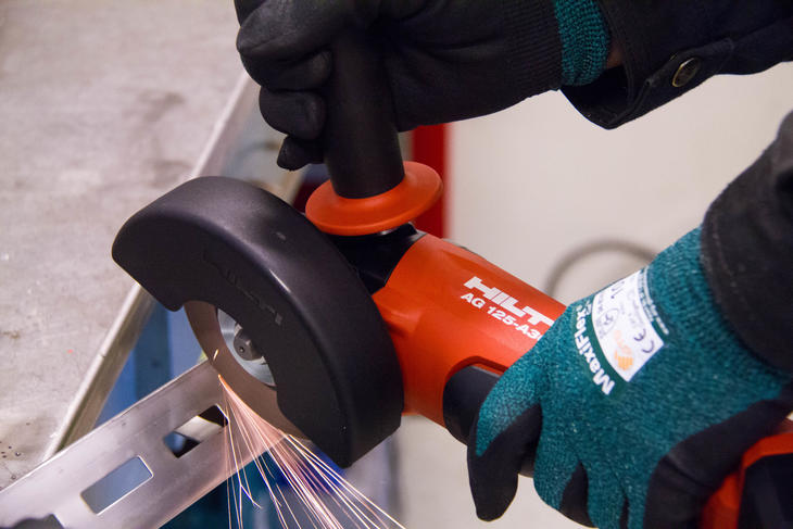 Cutting Mekano® using Hilti angle grinder